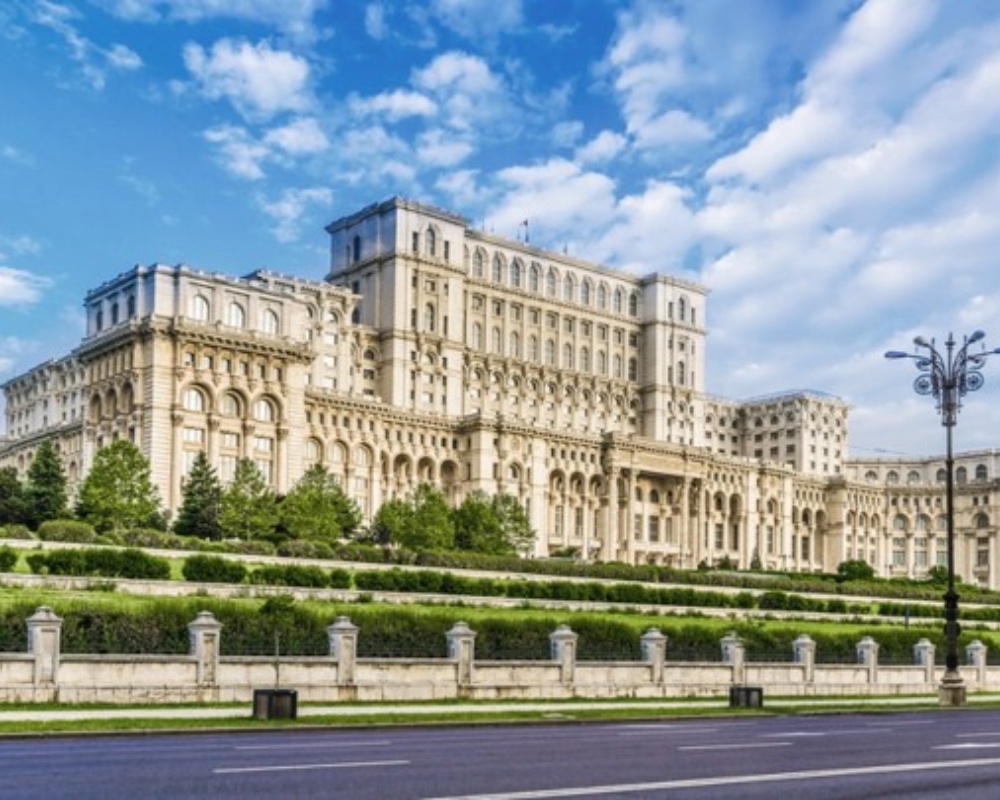 Shapes <br>of Romania